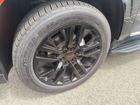 Used 2022 GMC Yukon Denali AWD/4WD image 6