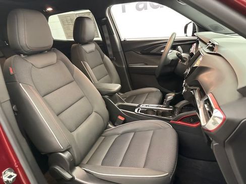 Used 2023 Chevrolet TrailBlazer RS w/ Sun and Liftgate Package FWD image 32