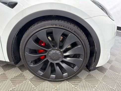 Used 2023 Tesla Model Y Long Range image 13