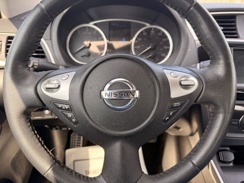 Used 2019 Nissan Sentra SV FWD image 14
