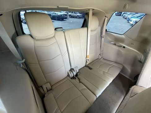 Used 2018 Cadillac Escalade Luxury AWD/4WD image 23