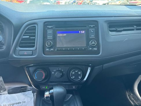 Used 2017 Honda HR-V LX image 18