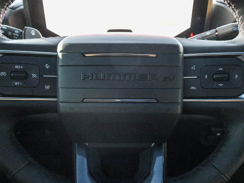 Used 2024 GMC Hummer EV 3X AWD/4WD image 32