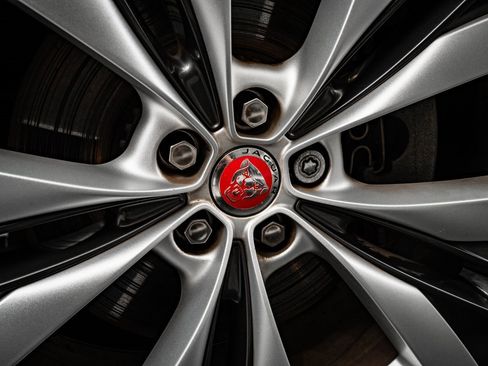 Used 2023 Jaguar F-PACE S image 8