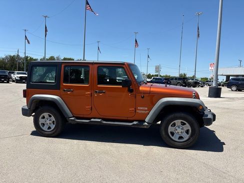 Used 2011 Jeep Wrangler Unlimited Sport AWD/4WD image 2