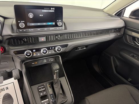 Used 2025 Honda CR-V LX image 4