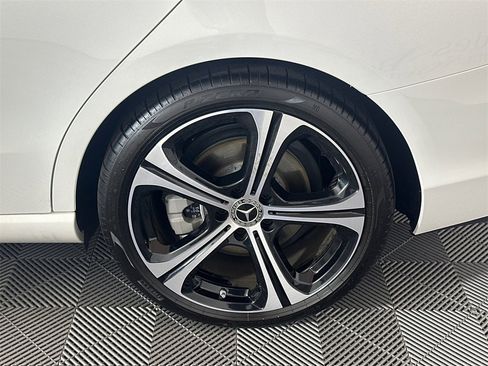 Used 2025 Mercedes-Benz C 300 4MATIC Sedan image 10