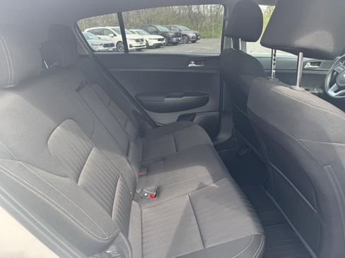 Used 2020 Kia Sportage LX image 9