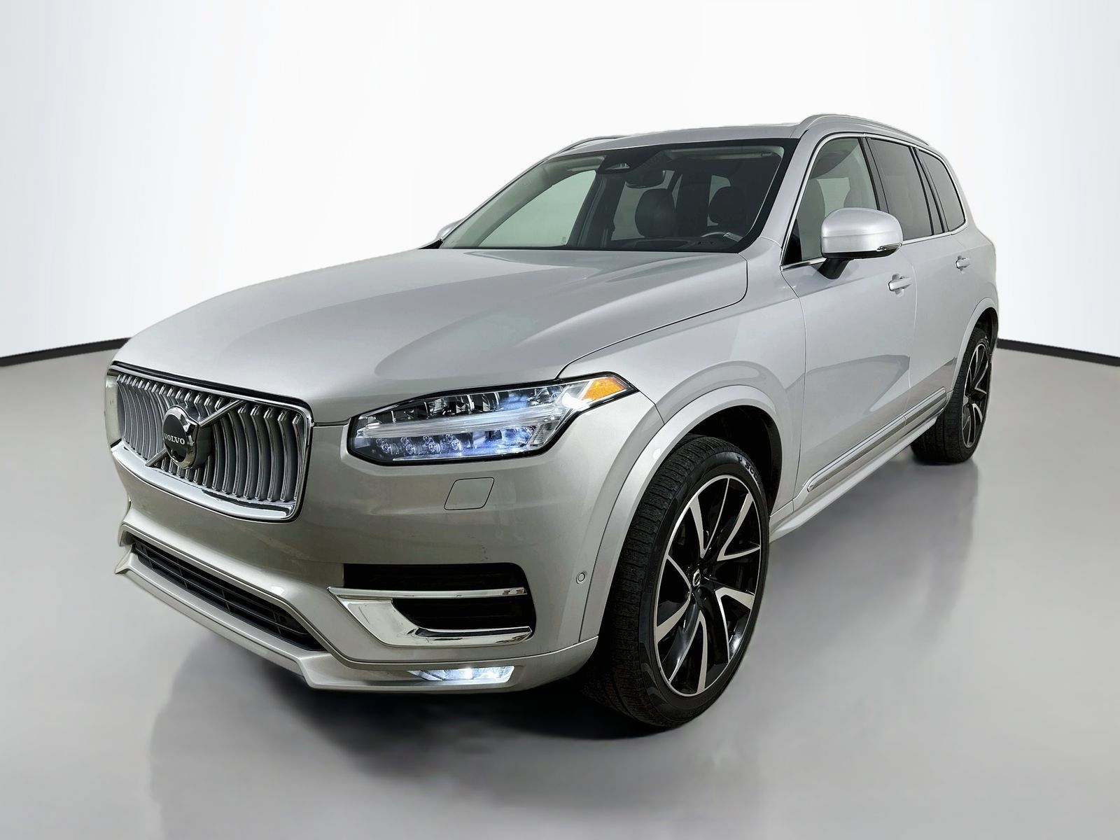 Used 2024 Volvo XC90 B6 Ultimate w/ Protection Package Premier AWD/4WD image 1
