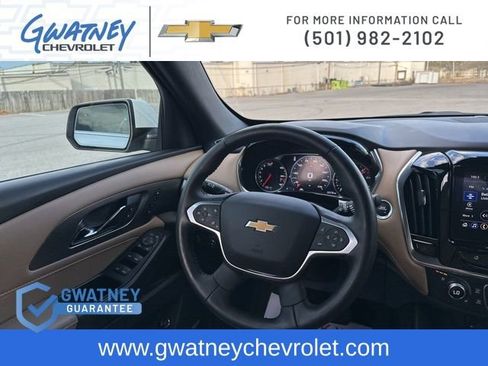 Used 2022 Chevrolet Traverse Premier image 25