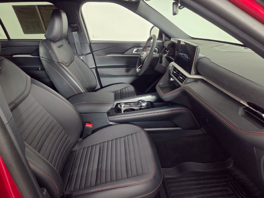 Used 2026 Ford Explorer ST-Line w/ ST-Line Street Pack RWD image 31