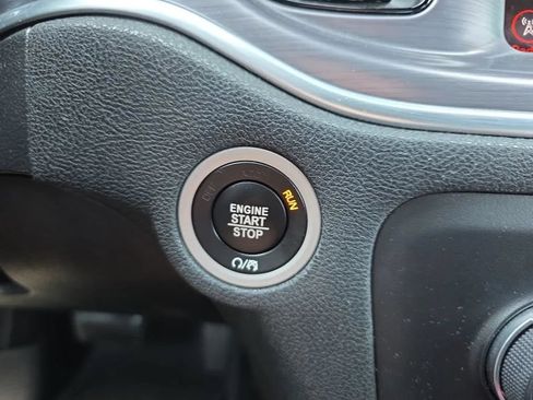Used 2017 Dodge Charger SXT w/ Blacktop Package RWD image 33