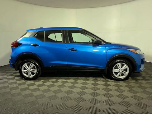 Used 2025 Nissan Kicks Play S image 8