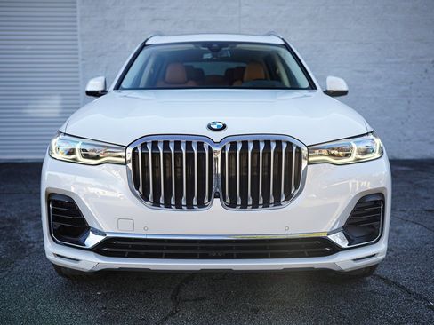 Used 2022 BMW X7 xDrive40i w/ Premium Package image 4