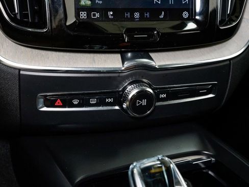 Used 2022 Volvo XC60 B5 Inscription w/ Advanced Package image 19