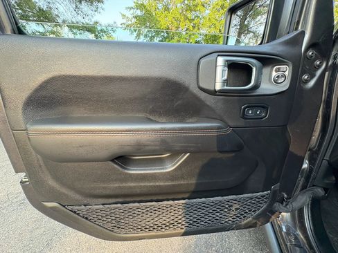 Used 2022 Jeep Gladiator Mojave w/ Cold Weather Group AWD/4WD image 30