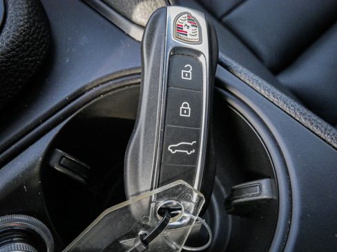 Used 2024 Porsche Cayenne image 36