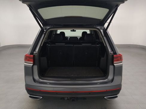 Used 2023 Volkswagen Atlas SE w/ Black Wheel Package FWD image 29