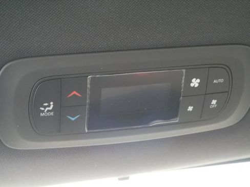 New 2026 Chrysler Pacifica Select image 26