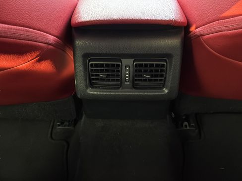 Used 2019 Toyota Camry XSE FWD image 17