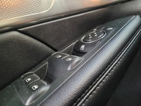 Used 2018 Ford Explorer XLT w/ Equipment Group 201A FWD image 27