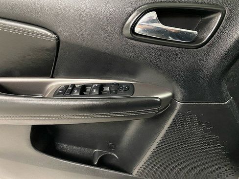 Used 2018 Dodge Journey Crossroad image 9