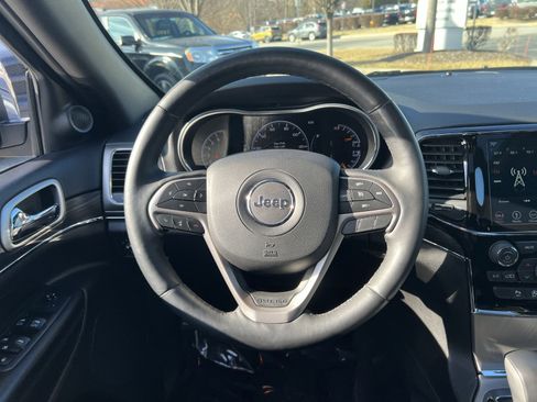 Used 2019 Jeep Grand Cherokee Limited image 16