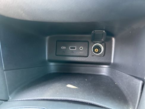 Used 2023 Chevrolet Equinox LT w/ Driver Convenience Package image 32