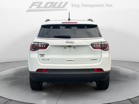 Used 2025 Jeep Compass Latitude AWD/4WD image 8