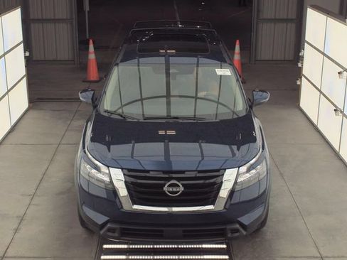 Certified 2025 Nissan Pathfinder SV w/ SV Premium Package FWD image 12