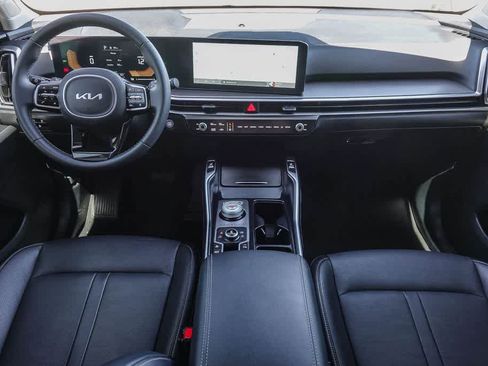 Certified 2025 Kia Sorento EX w/ EX Panoramic Sunroof Package image 11