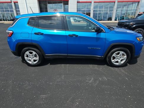 Used 2022 Jeep Compass Sport FWD image 2