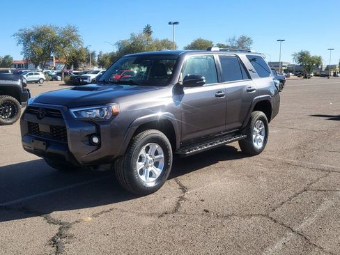 Used 2023 Toyota 4Runner TRD Off-Road Premium image 4