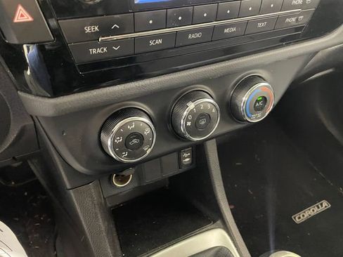 Used 2014 Toyota Corolla L image 8