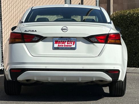 Used 2025 Nissan Altima 2.5 SV FWD image 5