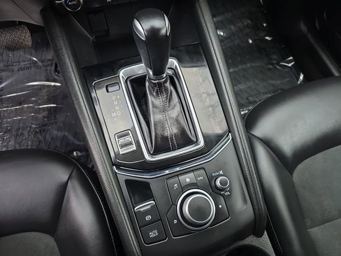 Used 2019 MAZDA CX-5 Touring image 17