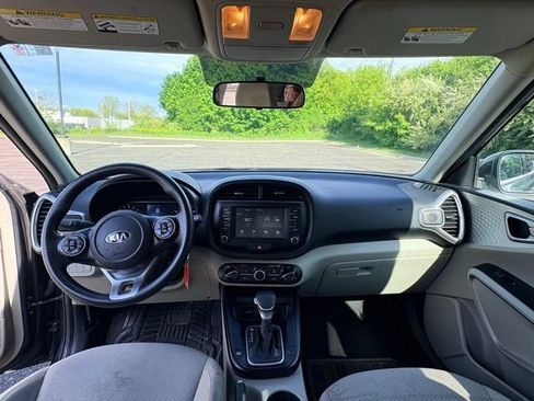 Used 2020 Kia Soul LX FWD image 11