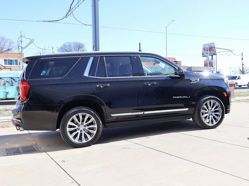 Used 2021 GMC Yukon Denali w/ Denali Premium Package image 8