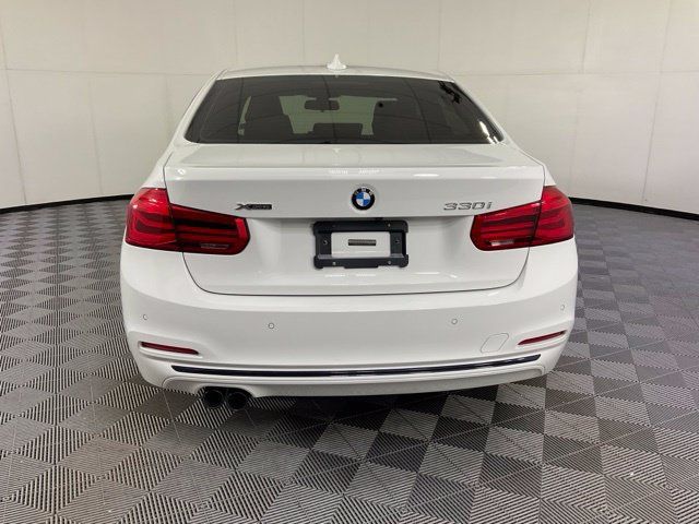 Used 2017 BMW 330i xDrive Sedan AWD/4WD image 6