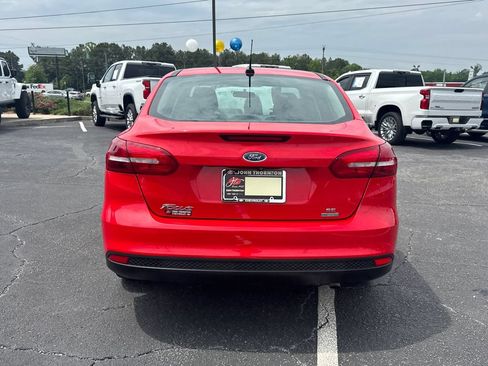 Used 2017 Ford Focus SE FWD image 7
