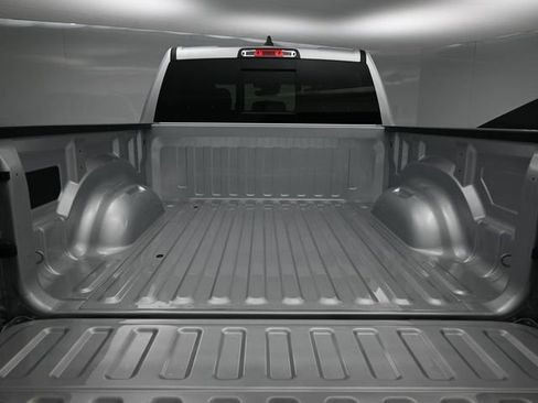 New 2026 RAM 1500 4x4 Crew Cab image 17