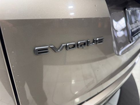 Used 2021 Land Rover Range Rover Evoque R-Dynamic SE image 21