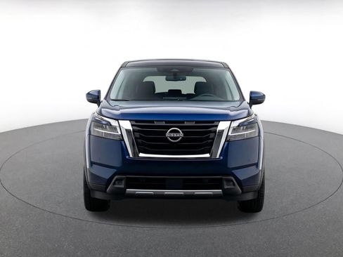 Used 2025 Nissan Pathfinder SV AWD/4WD image 2