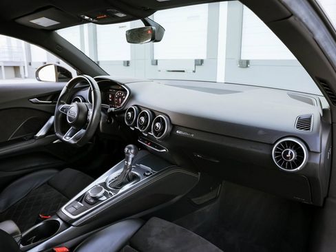 Used 2018 Audi TT 2.0T w/ Technology Package image 23