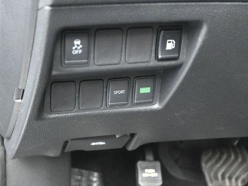 Used 2018 Nissan Rogue S image 13