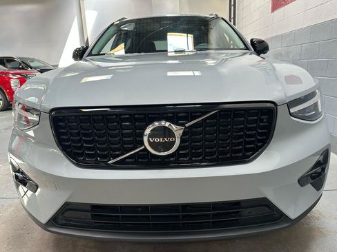 Used 2026 Volvo XC40 B5 Plus AWD/4WD image 7