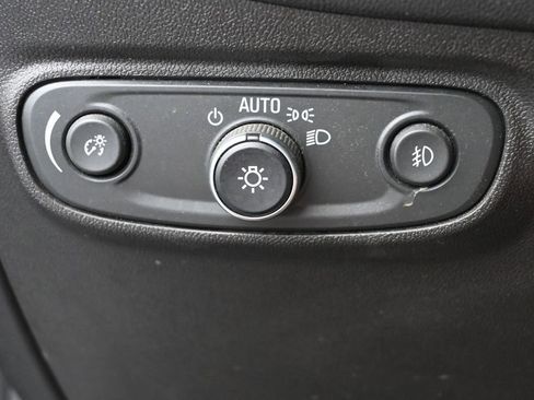 Used 2021 Chevrolet Equinox LT AWD/4WD image 32