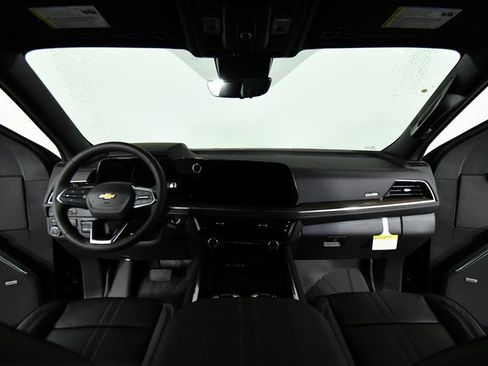 New 2025 Chevrolet Suburban High Country image 18