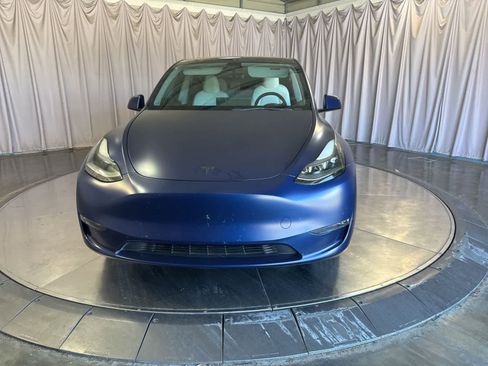 Used 2023 Tesla Model Y Long Range AWD/4WD image 2