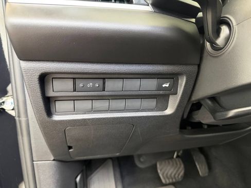 Used 2025 Mitsubishi Outlander SE FWD image 42
